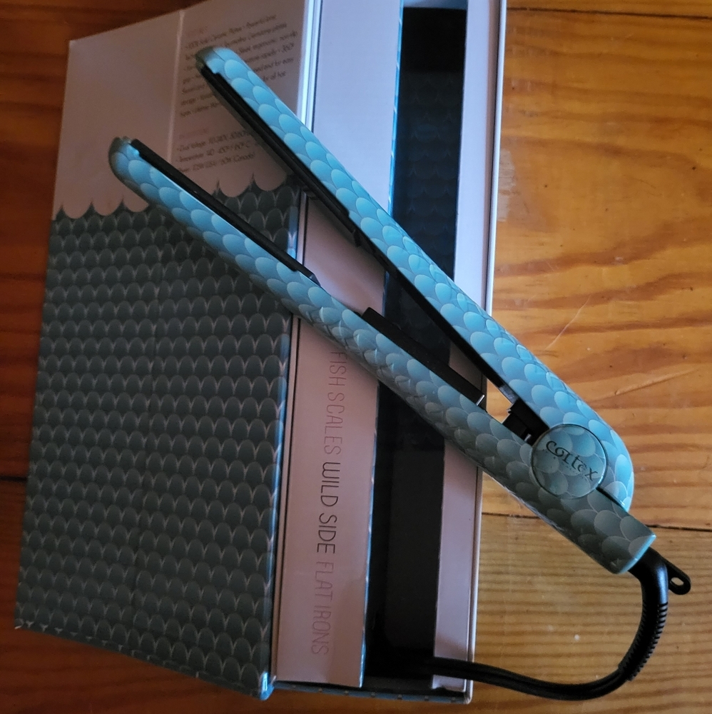 Cortex Fish Scales Flat Iron only used once